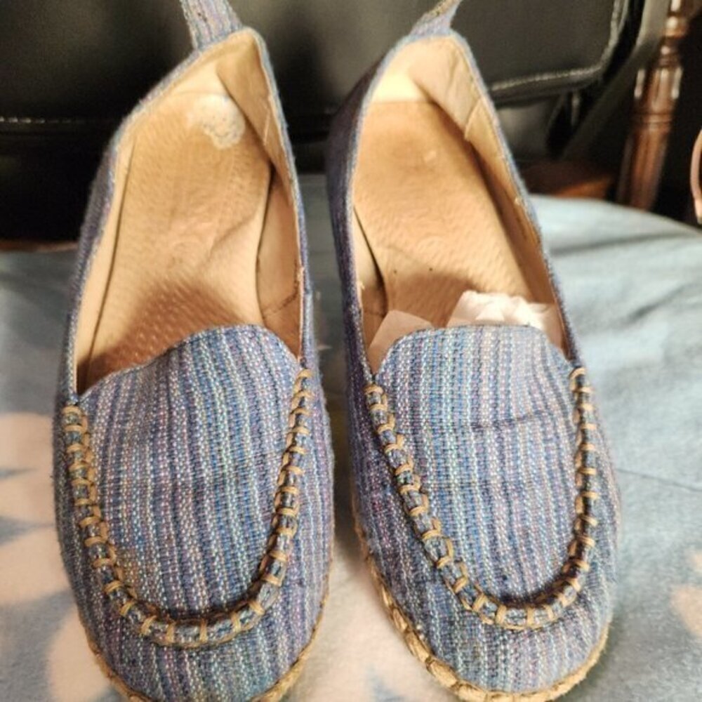 P097. Born Crown Blue Denim Espadrille Loafers |6.5